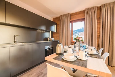 Stilvolle Wohnung mit Balkon oder Terrasse