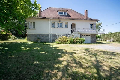Malerisches Ferienhaus mit Garten