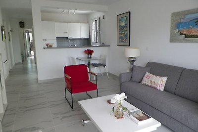 Contemporary Apartment in Antibes with...