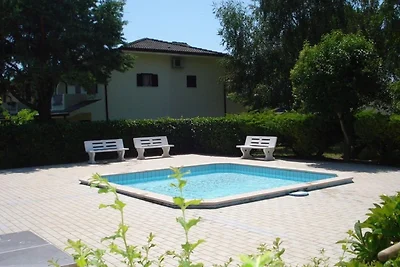 Leuke villa in Caorle met balkon