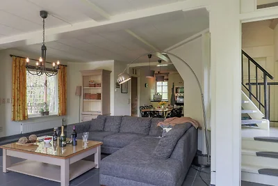 Schöne Villa mit Garten in Waldnähe