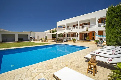Elegante Villa für 12 Gäste mit Pool auf...