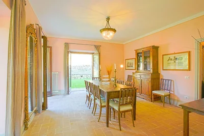 Villa d'epoca con piscina a sfioro a...