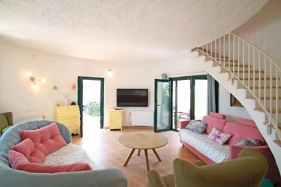 Huis met grote tuin en privézwembad