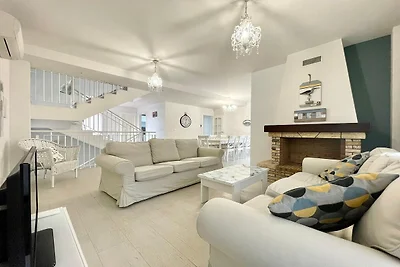 Zonovergoten villa nabij golfbaan