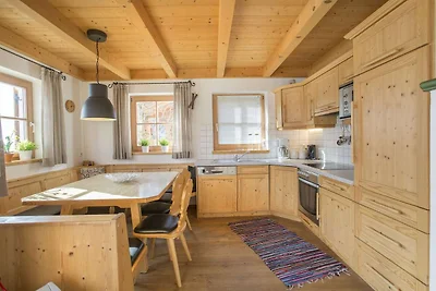 Ruhiges Chalet mit Sauna in Königsleiten