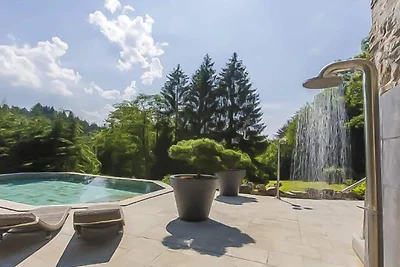 Luxuriöse Ardennenvilla mit Pool und Sauna