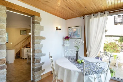 Gîte rilassante con terrazza, vicino a...