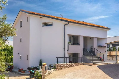 Modern Apartment with Terrace and Private Par...