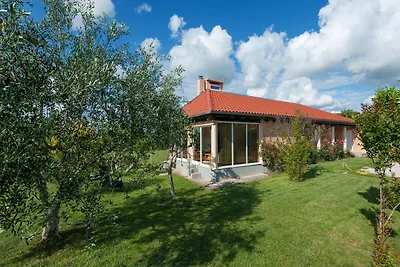 Charmantes Ferienhaus in Zaton mit Garten