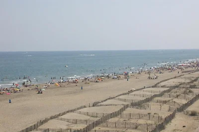 Farbenfrohe Häuser in Strandnähe