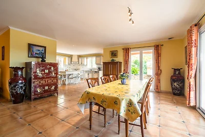 Schöne ruhige Villa mit privatem Pool in...