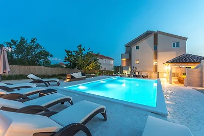 Modernes Ferienhaus in Pristeg mit Pool