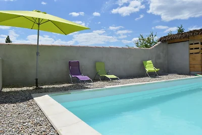 Moderna casa vacanze con piscina riscaldata