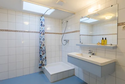 Confortevole bungalow con lavastoviglie, a De...