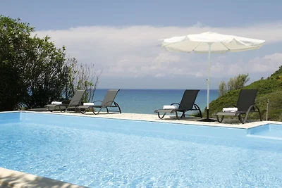 Geräumige Villa auf Korfu nahe dem Meer