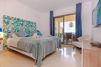 3-Bedroom Apartment with Sea & Mountain Views