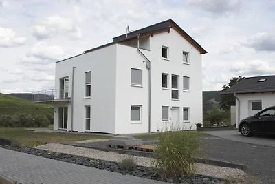 ||-----------------------Oberhalb der Mosel...