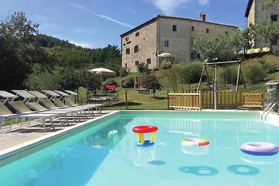 Geräumiges Bauernhaus in Apecchio mit Pool