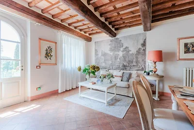 Casale a Lucca con vista sui vigneti