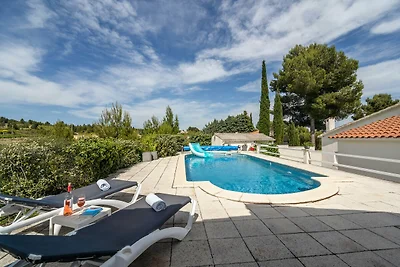 Luxuriöse Villa mit privatem Pool
