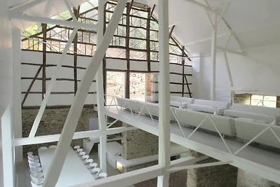 Gerהumiges Ferienhaus in Redu mit Garten