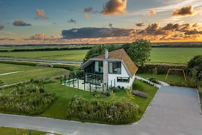 Moderne, luxuriöse und nachhaltige Naturvilla