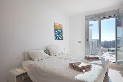 Modernes Apartment mit Balkon