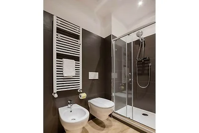 Wohnung in Bologna mit Balkon und Parken