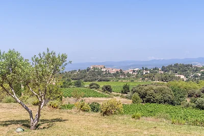 Luxe villa in Oupia met privé zwembad