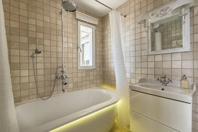 Villa di lusso a Les Issambres con Jacuzzi