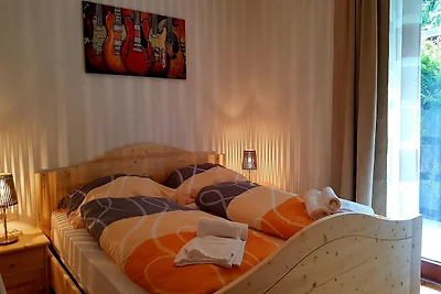 Appartamento con 2 camere da letto e giardino