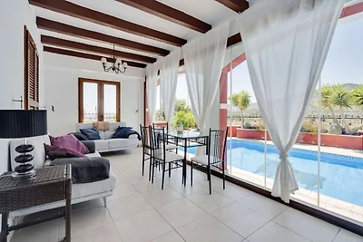 Villa affascinante a Finestrat con piscina