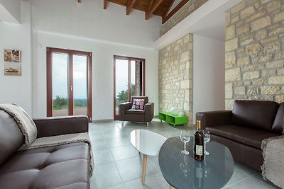 Boutique villa ad Arkadi con piscina e sedie ...