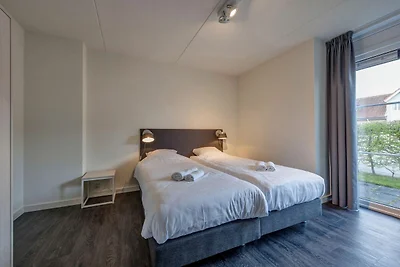 Neu gestaltete Villa mit Sauna, 1 km.