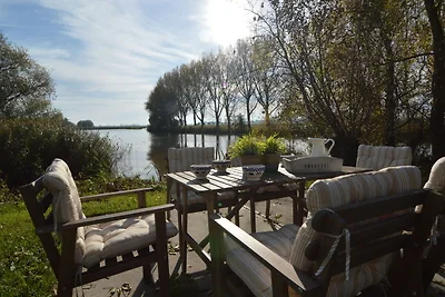 Ferienhaus in Drimmelen mit Garten