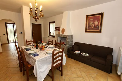 Villa a Montefiascone con spiaggia di mare
