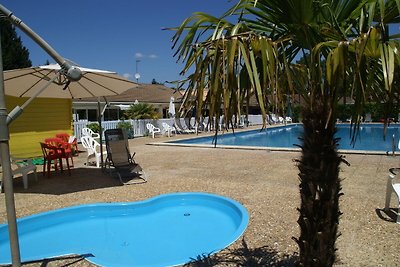 Bungalow met terras op 5 km van het meer