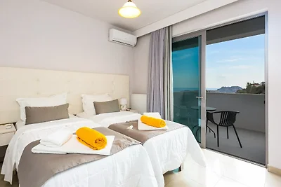 Villa in Mariou mit Pool und Meerblick