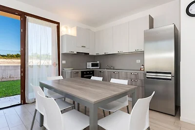 Moderna casa vacanze a Lazise con piscina...