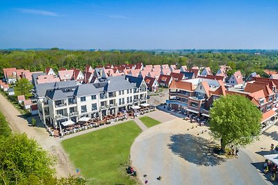 Luxe, statige villa met drie badkamers, 1 km.