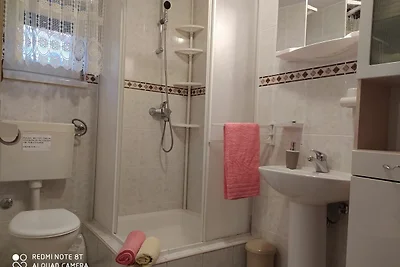 Accogliente appartamento a Vinišće con molo
