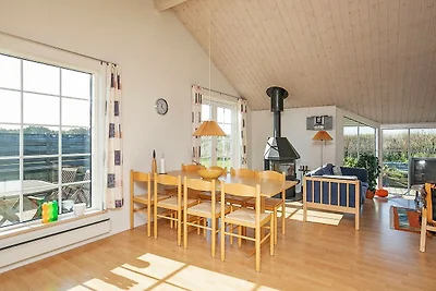Moderne Oase in malerischem Lokken-By Traum