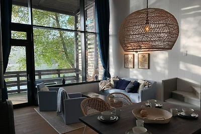 Waterside Elegance Sky Pad