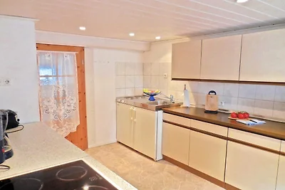 Helle Ferienwohnung in Leuderode am Waldrand