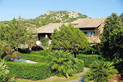 Wohnung im sardischen Stil mit Pool