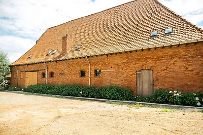 Gemütliches Ferienhaus in Moorslede mit Pool