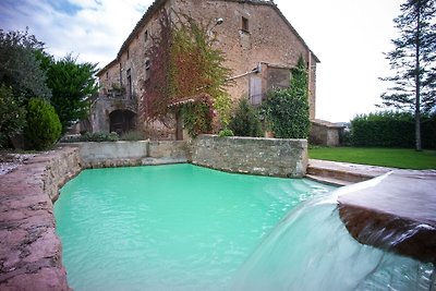Vintage-Villa mit Swimmingpool in Montmajor...