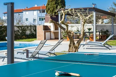 Villa in Valbadon mit Schwimmbecken