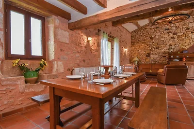 Schönes Ferienhaus mit eingezäuntem Pool